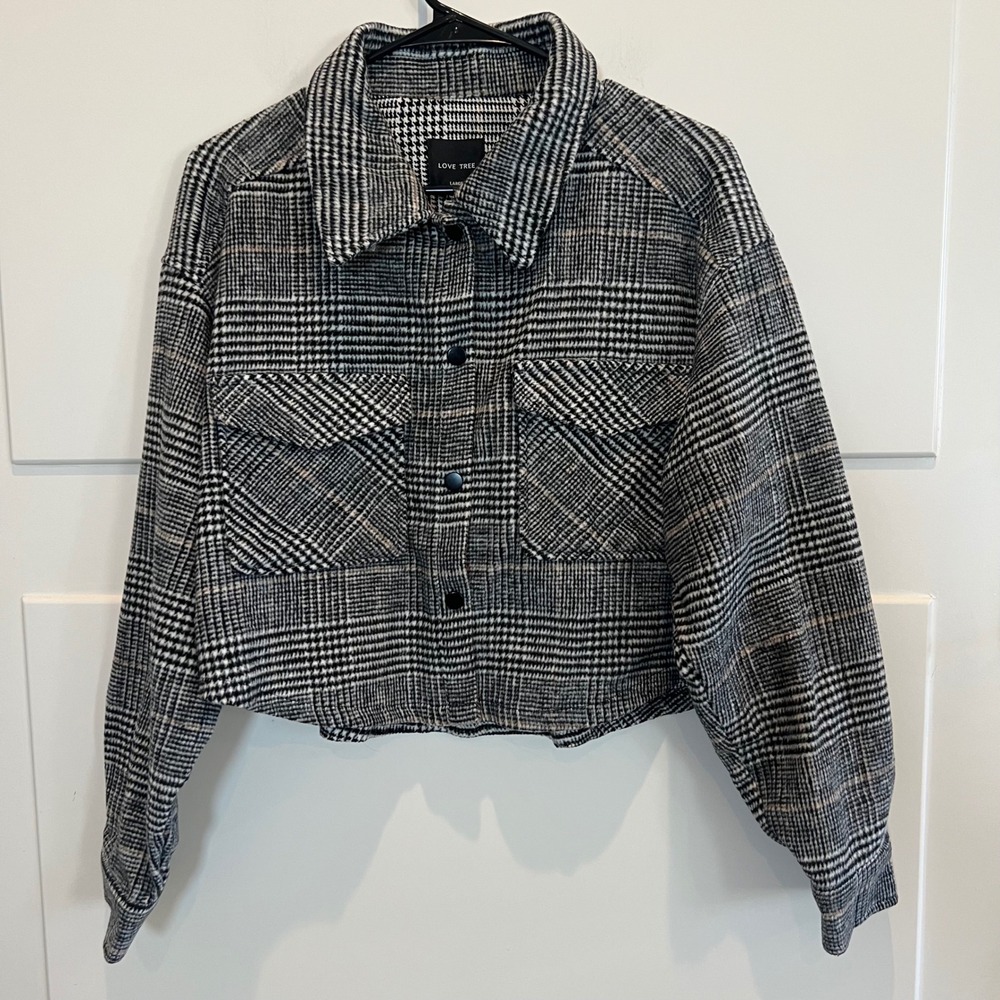 LOVE TREE Plaid Cropped Shirt Jacket Button Up Women's Large Black‎ Wool Blend